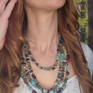 Zelo dolga verižica Varuhinja elementov – multibarvni naravni kamni